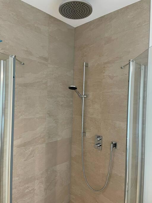 Apartment Luxury Penthouse In Kirchberg, Terrace & Parking