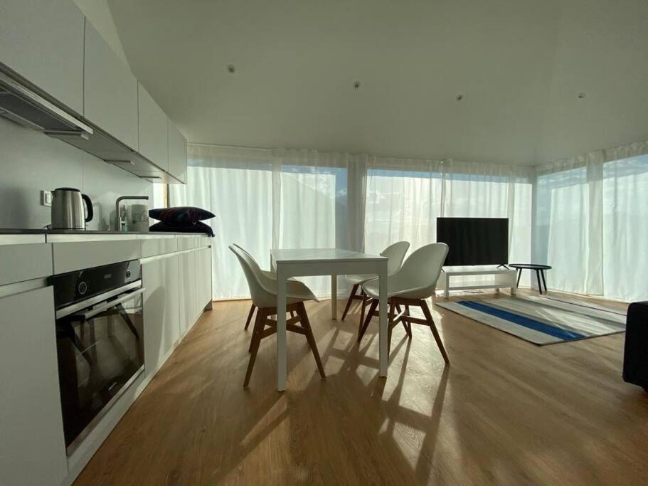 Luxury Penthouse In Kirchberg, Terrace & Parking Apartment *